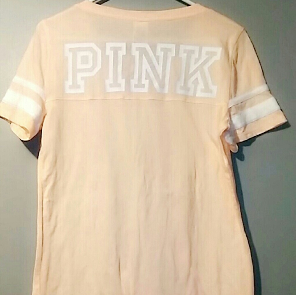 NWT Victoria's Secret PINK V-neck